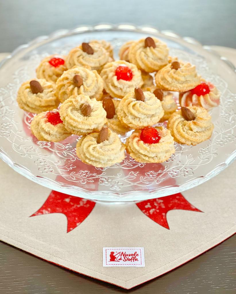 PASTICCINI DI MANDORLA